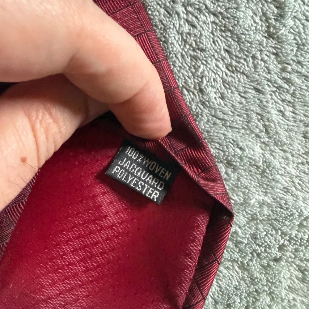 Kissa New York‎ Mens Tie Burgundy Red Checkered Woven Jacquard Polyester Formal